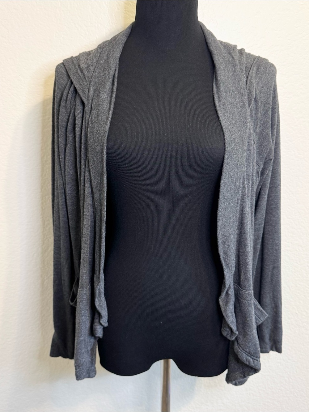 GAIAM SOFT Dark Charcoal Open-Front Draped Cardigan Pockets Thumb Hole - M
